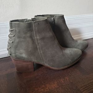 Aldo size 8.5 green suede booties.